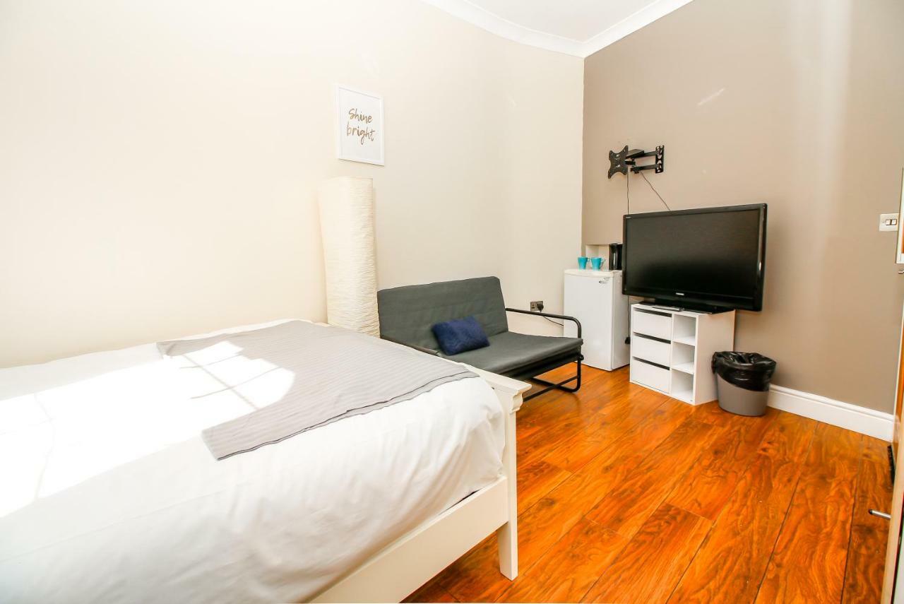 Private en-suite Room @ Liverpool street, Brick Ln Londen Buitenkant foto