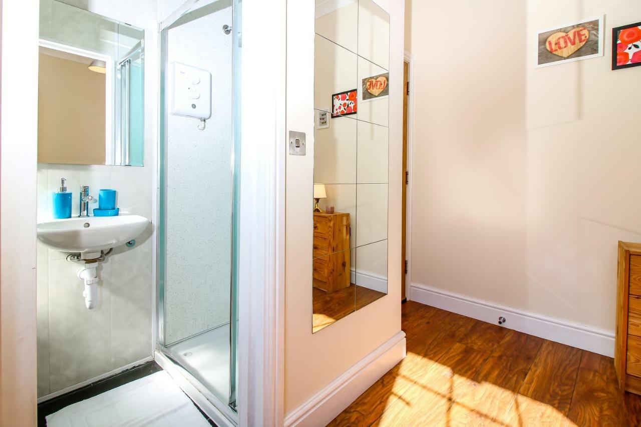 Private en-suite Room @ Liverpool street, Brick Ln Londen Buitenkant foto