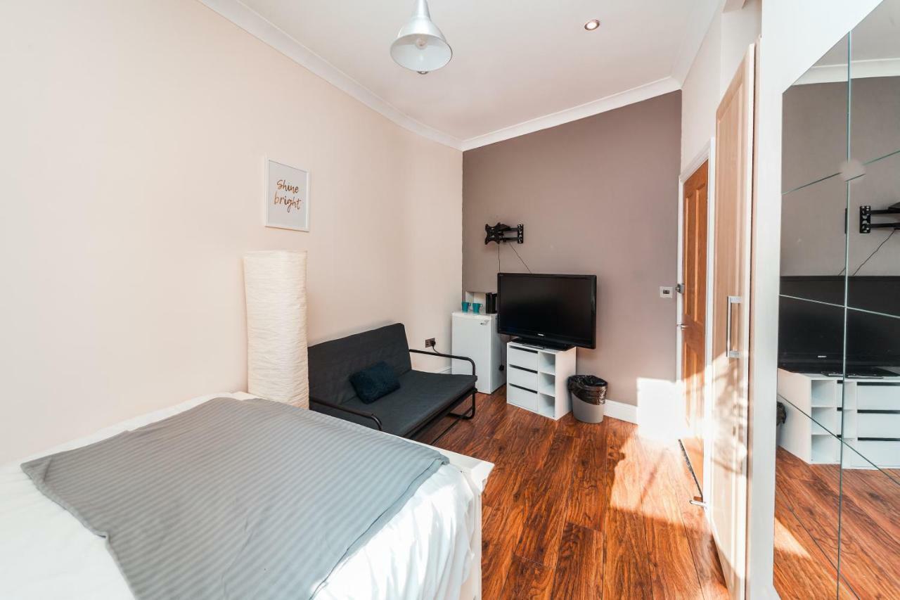 Private en-suite Room @ Liverpool street, Brick Ln Londen Buitenkant foto